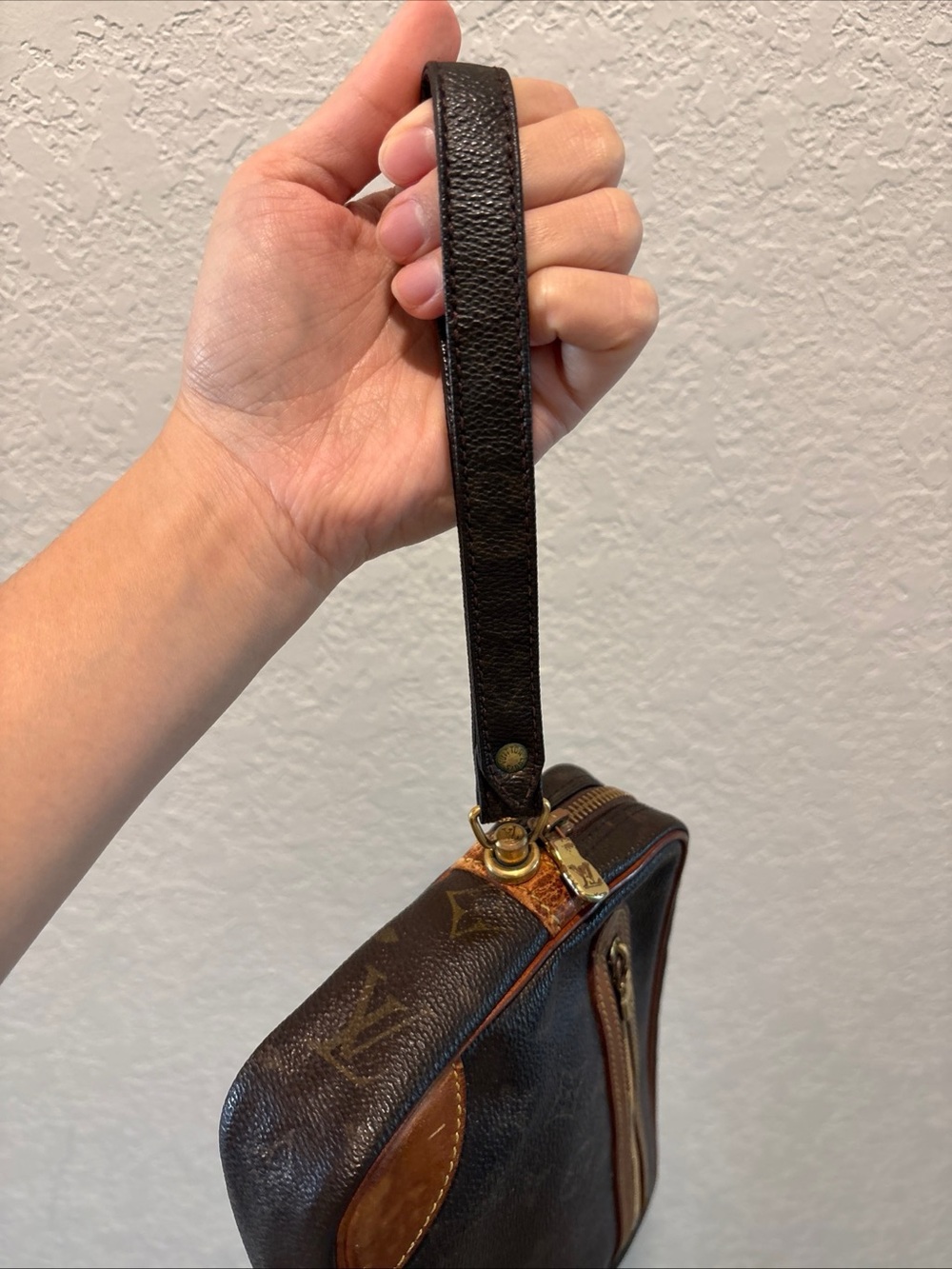 Louis Vuitton Marly Dragonne
Monogram Clutch Bag - Picture 9 of 14